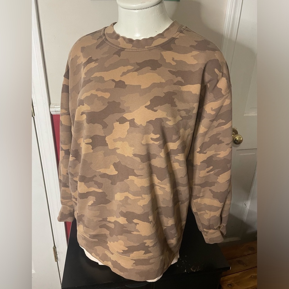 🎉Lululemon Perfectly Oversized Crew! Heritage 360 Camo Beige Multi! - Picture 3 of 5